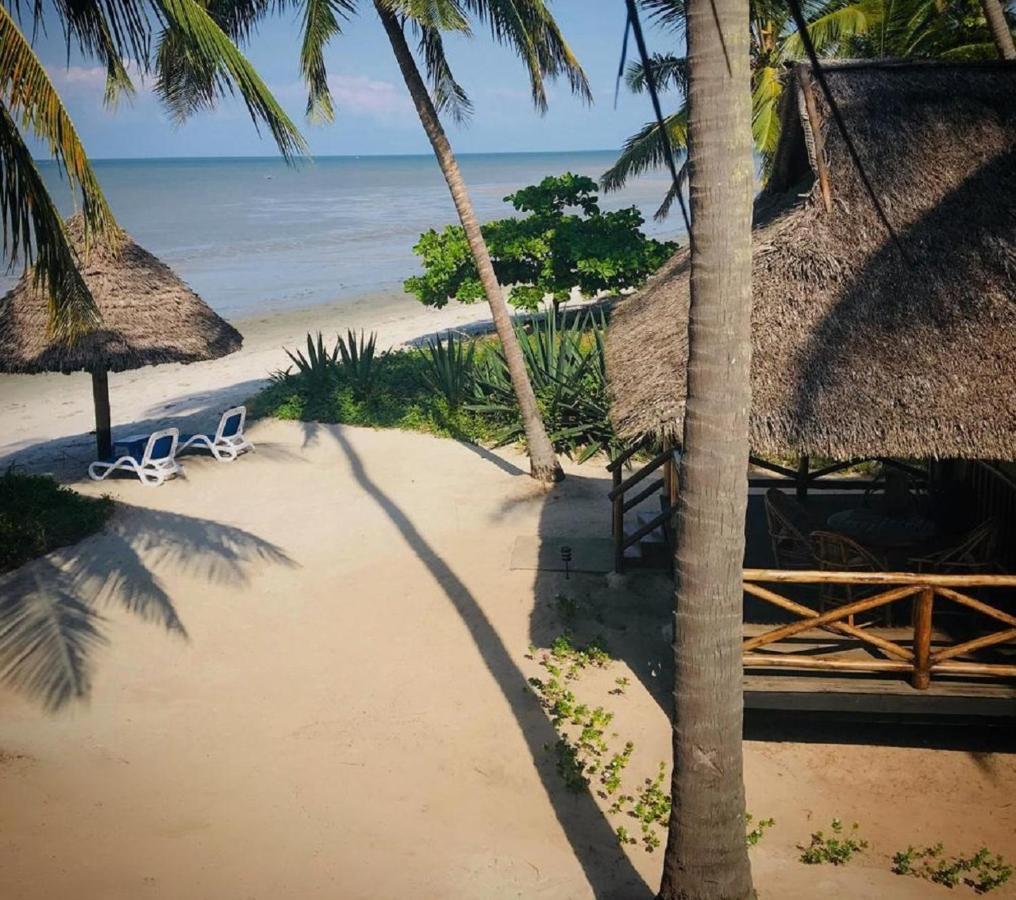 Barry'S Beach Resort Mkwaja Exterior foto