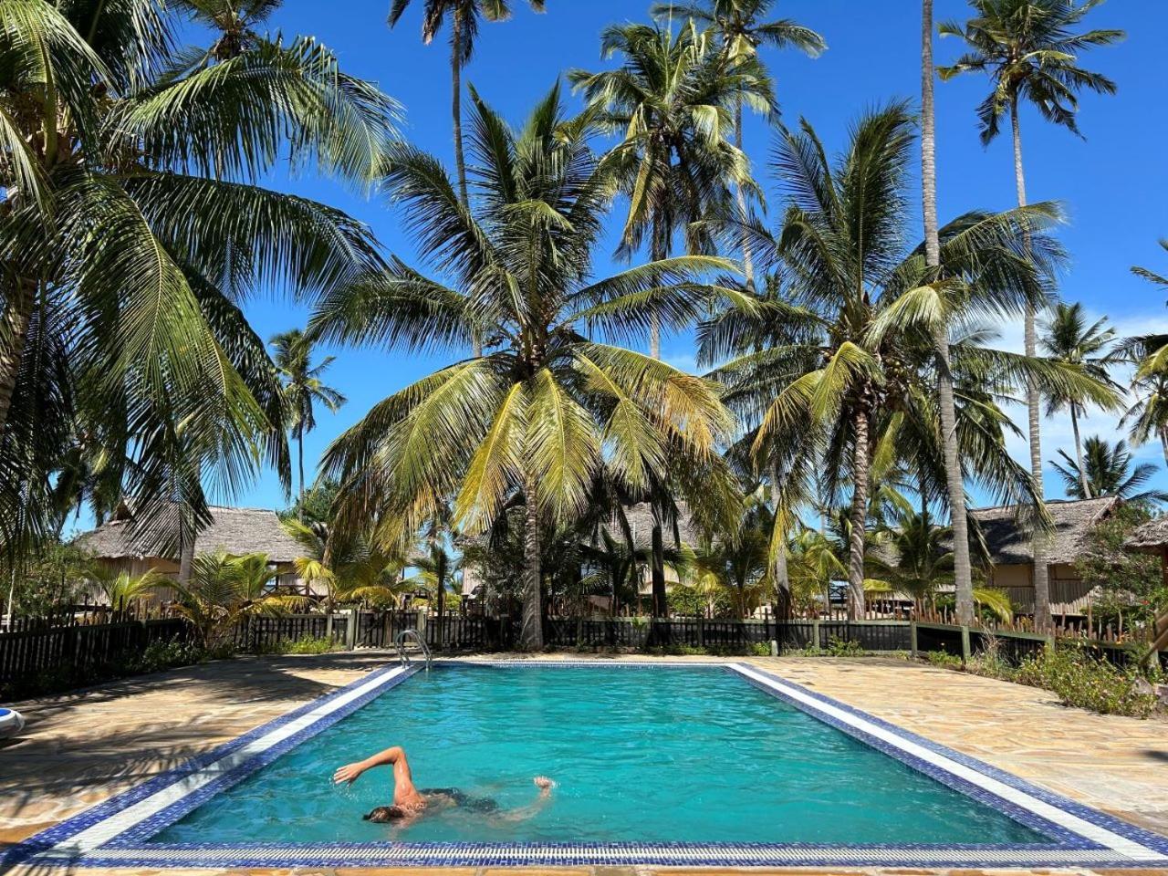 Barry'S Beach Resort Mkwaja Exterior foto