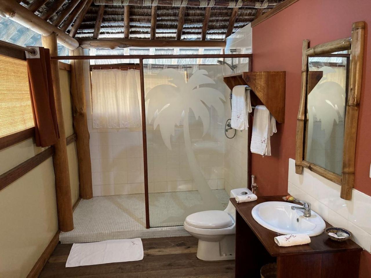 Barry'S Beach Resort Mkwaja Exterior foto