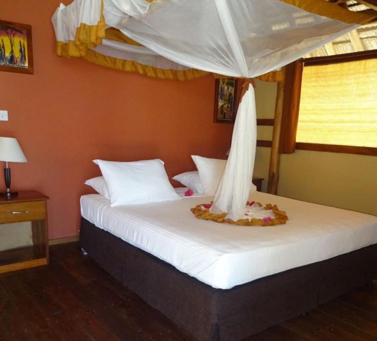 Barry'S Beach Resort Mkwaja Exterior foto