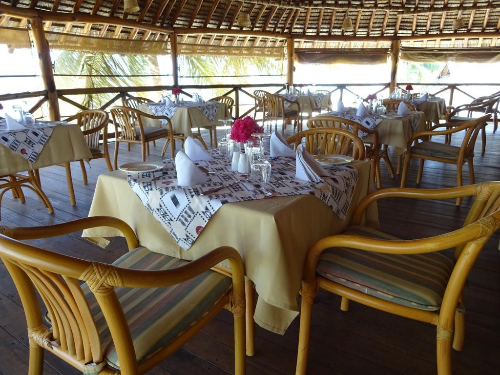 Barry'S Beach Resort Mkwaja Exterior foto