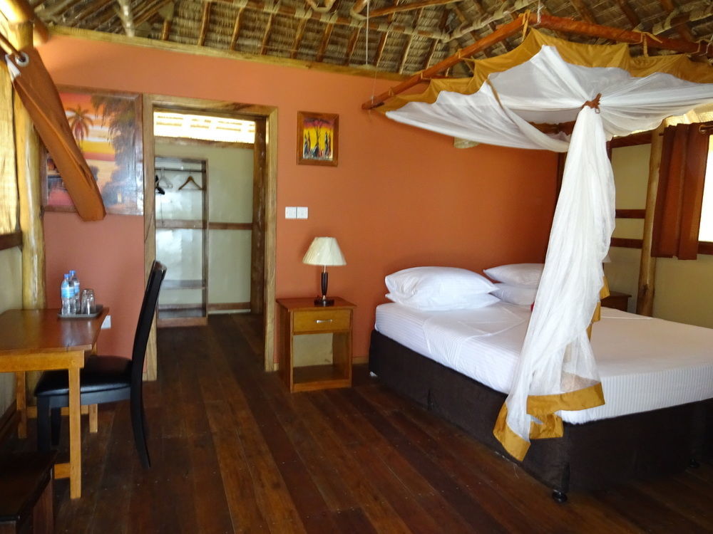 Barry'S Beach Resort Mkwaja Exterior foto