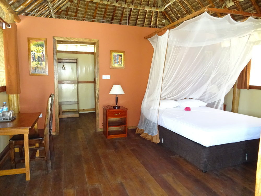 Barry'S Beach Resort Mkwaja Exterior foto