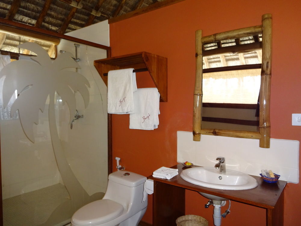 Barry'S Beach Resort Mkwaja Exterior foto