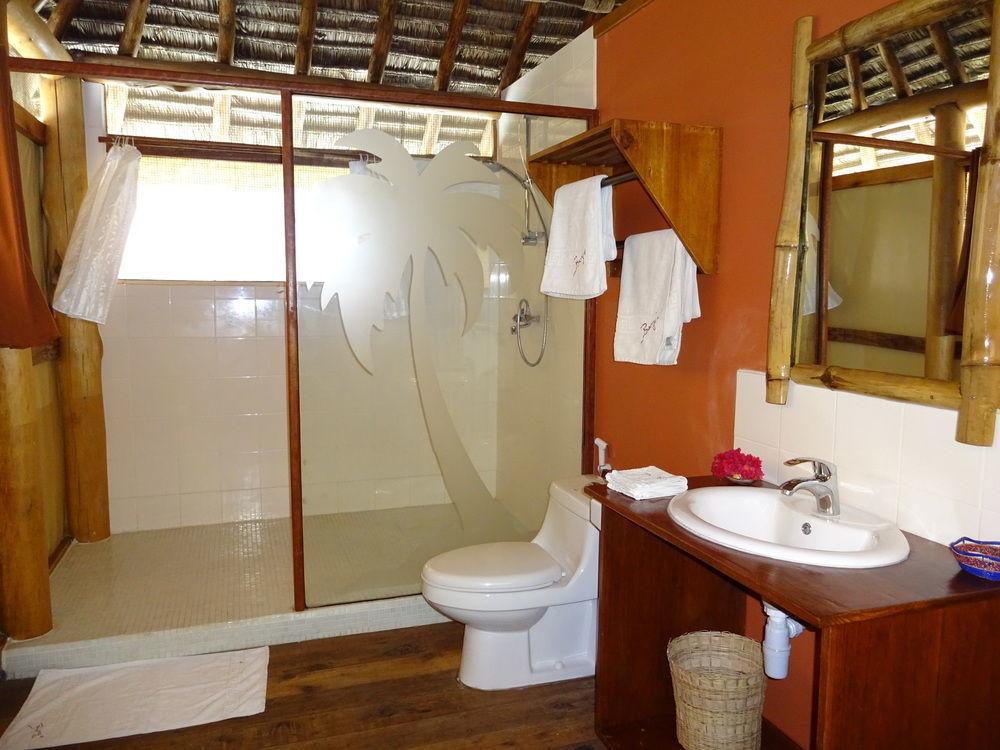 Barry'S Beach Resort Mkwaja Exterior foto