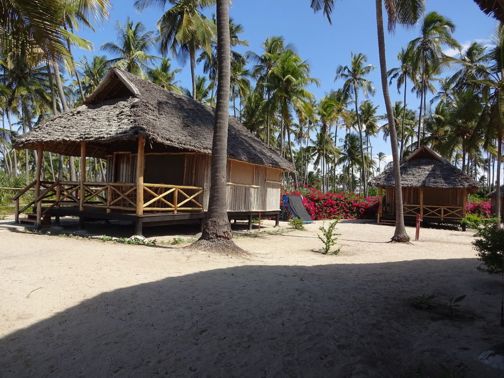 Barry'S Beach Resort Mkwaja Exterior foto