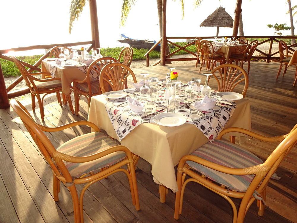 Barry'S Beach Resort Mkwaja Exterior foto